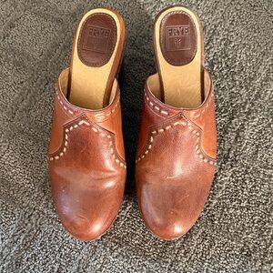Frye clogs